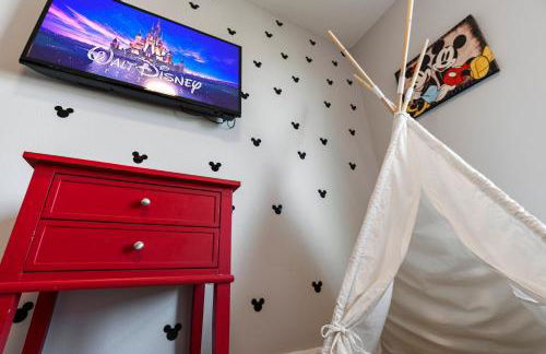 Amazing 4BdrmsPrivate Hot Tub7 miles from Disney - Foto 13