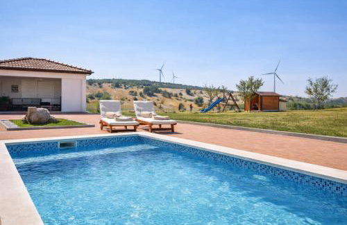 Holiday home Svilaja I Heated pool, family retreat - Photo 41