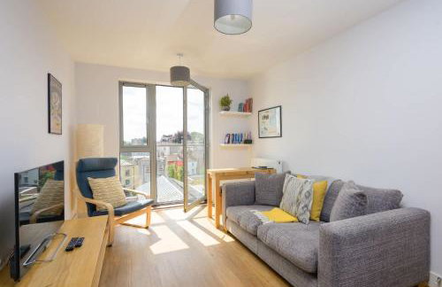 Apartment with Cityscape Views & Private Parking - Foto 6