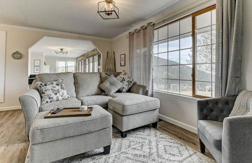 Stay in a Historic Gold Mine Town w/Mountain Views - Foto 1