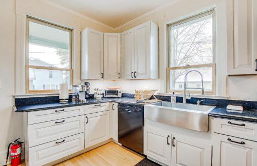 Lovely Elkhart Lake Apartment - Walk to Town! - Foto 10