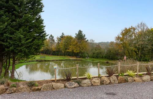 Lake View Holiday Home - Fishing Lakes, Heated Outdoor Swimming Pool 500yrds on Sister Park , Pool Open April to September - Foto 10