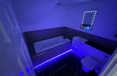 Luxurious 4 bedroom home in the heart of the Cotswolds with Hot Tub! - Foto 28