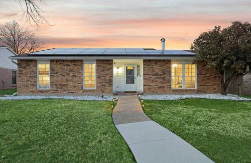 Charming 3Bd 2Ba Home with Private Pool - Foto 5