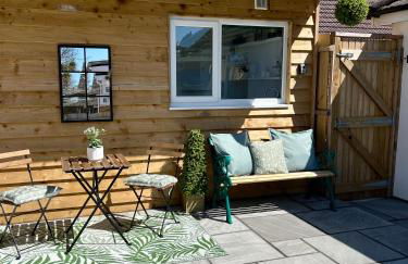 Mudeford Gem Accommdation - Photo 23