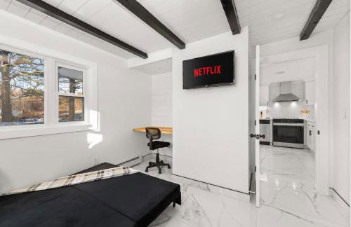 NEW Modern Barrel Getaway HOT TUB & Game Room - Foto 7