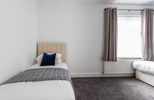 Comfortable 3-Bedroom Home in Seaham, 7 Persons - Photo 8