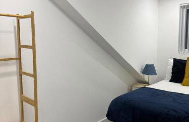 Spacious 4 Bed 4 Bath Stay with Free Parking - Foto 13