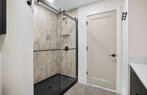 Chic Downtown Tulsa Beacon 2BR Stay - Foto 14