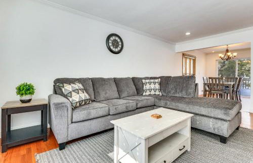 Family Fun in Scotch Plains! Home with Game Room - Foto 1