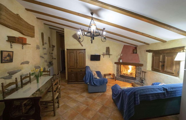 Mountain Getaway in Laroya - Photo 9