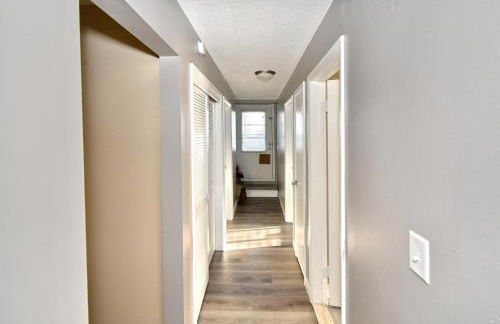 2 Bed, 1 Bath, Upper Level Unit - Foto 18