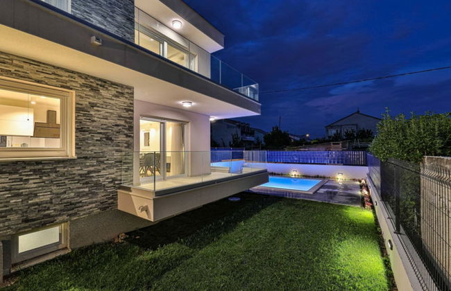 Expansive Retreat With Private Pool & Bbq, Near the Beach - Foto 40