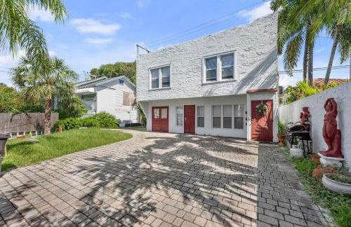 Bright and Airy Apartment on Flamingo Dr - Foto 12