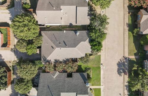 3-BD 2-BA Northern Dallas Retreat Hot Tub and BBQ - Photo 46