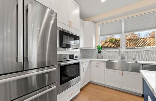 Spacious Mountain View 4 Bedroom Modern Home - Foto 10