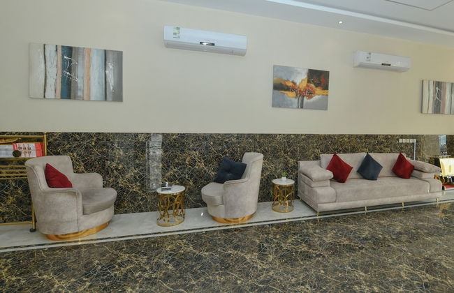 Oasis Suite Hotel Apartments - Photo 4