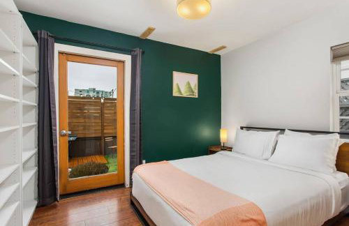 Downtown Culver City House w/ Backyard, AC & Garage - Foto 17