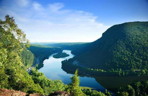 Spacious Waterfront Mansion wHot tubPoolTable - Foto 44