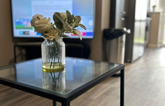 Private 5 bedroom Whole House - Photo 17