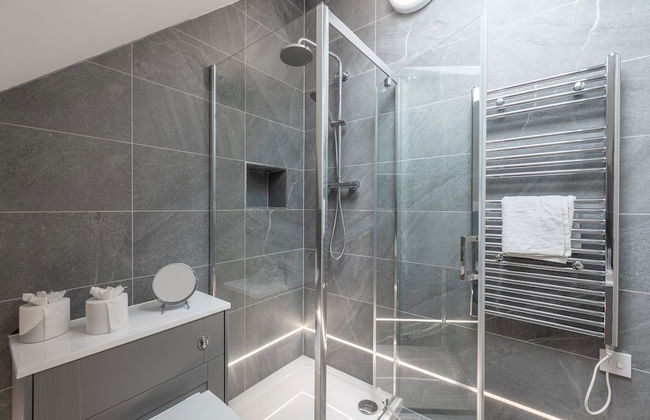 Impeccable 2-bed Apartment in Camberley - Foto 19