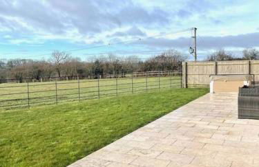 Rollestone New Forest (HOT TUB) - Photo 23