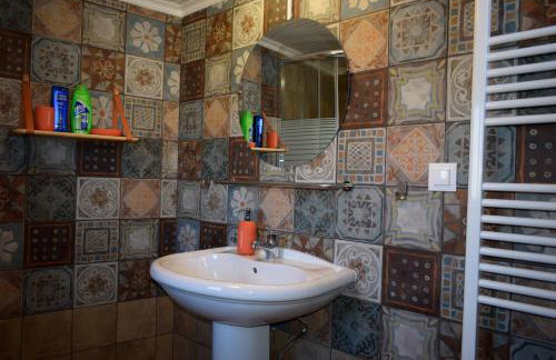 Renovated Old Manor House With Yard - Photo 10