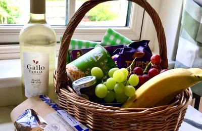 Beautiful Shepherd's Hut - Lois Weedon - Photo 17