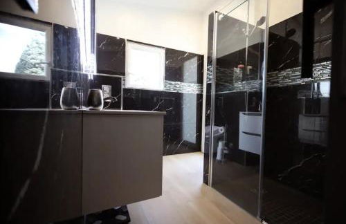 VILLA SAINTE BAUME Piscine Jacuzzi tout confort - Photo 79