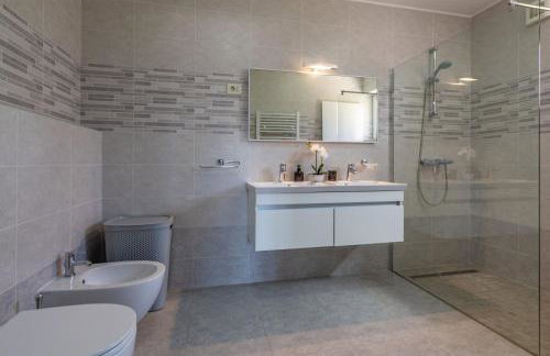 Villa Noa's Pool House, a modern and luxurious villa near the sea - Foto 11