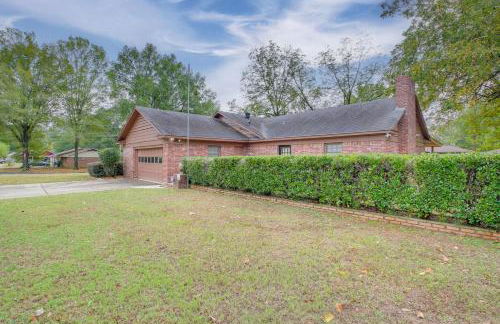 Spacious Little Rock Home with Patio - 9 Mi to Dtwn! - Foto 42