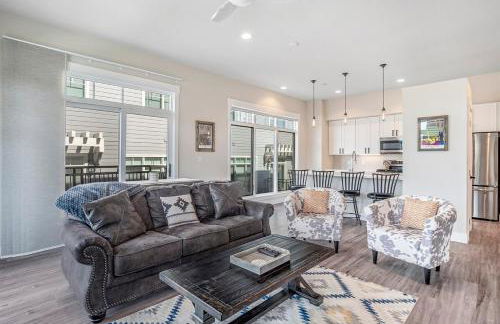 Cozy Downtown Condo with Jacuzzi 5 Min to Resort - Foto 29