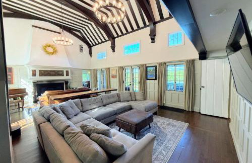 WOW New Spectacular Franconia Home - history - views - fire pit - hot tub - pool - grandeur - MUST SEE - Foto 34