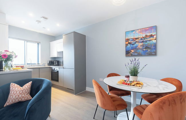 Elliot Oliver - Cosy 2 Bedroom Town Centre Apartment - Photo 9