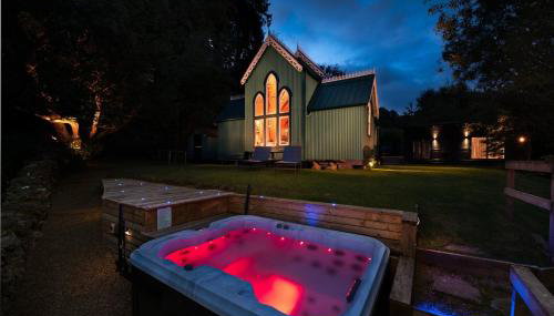 The Tabernacle, Design-led Converted Chapel with Hot Tub, Highland Perthshire - Foto 2
