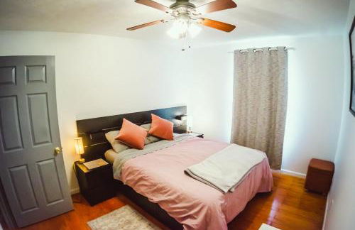 Resting Point - Hot Tub, Firepit, Spacious 4-BR Home - Foto 17