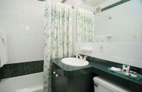 Murray Hill East Suites - Extended Stay - Photo 31