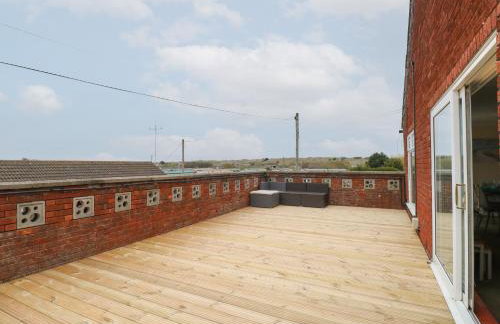 The Look Out - Photo 2