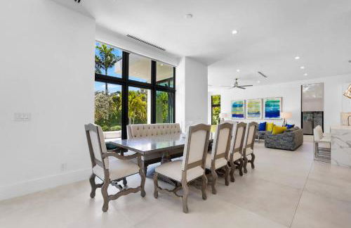 LVS Villa Blanco 5BR Coastal Oasis with Rooftop Sunset Deck Heated Pool Spa & Walk-to-Beach Access - Foto 68