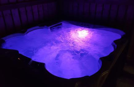 Bock Retreat Lodge 54 with Hot Tub - Photo 6