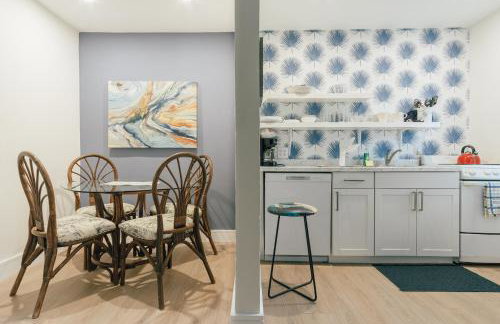 New & Blue - 2 blocks to the beach - Photo 9