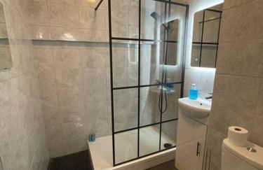 BROADWAY SUITE - Newly refurbished stylish apartment with FREE PRIVATE PARKING - Great location - Foto 2