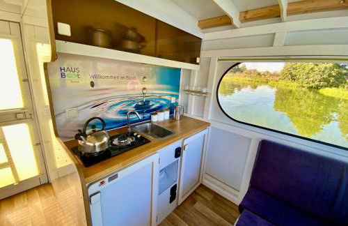 HAUSBOOT - Schwimmende feststehende Ferienwohnung direkt auf der Havel mit Weitblick aufs Wasser - Foto 25