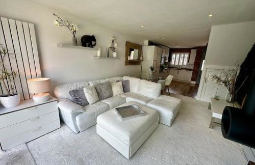Fantastic 2-Bed House with Parking - Hosted by Hutch Lifestyle - Foto 3