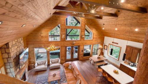 One of a Kind Cabin, Covered Deck, Spa, and Games - Foto 3