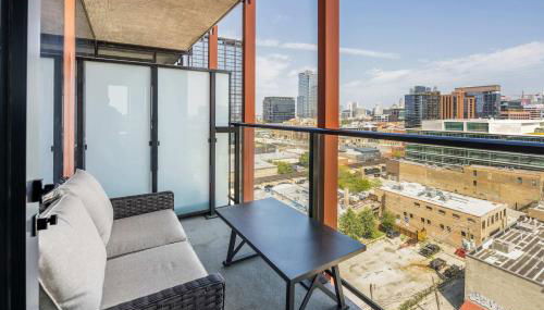 Bright & Modern 2BR Perfect City Escape - Foto 2