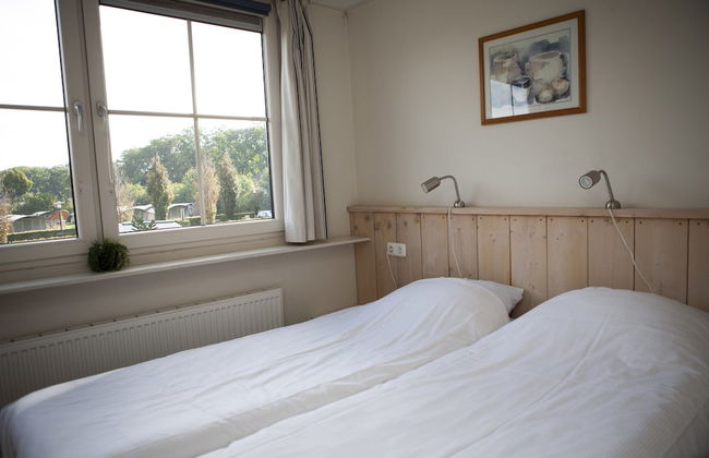 Spacious Farmhouse with Barbecue near Veluwe - Photo 10