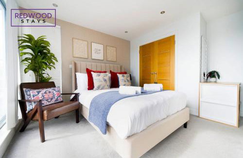 Penthouse Serviced Apartment in Camberley Town Centre with Free Parking, Free WiFi, Lift and Balcony Access By Redwood Stays - Foto 26