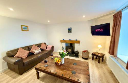 Rural Cottage, 3 beds, 3 bath,LOG BURNER, HOT TUB, with Cymru Holidays - Foto 36