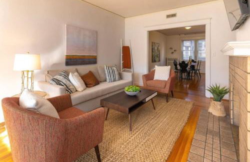 Hyde Park Comfort with Office Near Everything - Photo 5